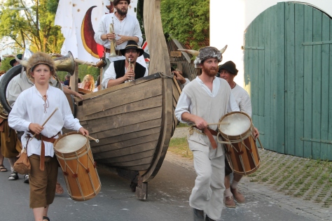 "Vikings" charge through Markt Wald's annual Marktfest.